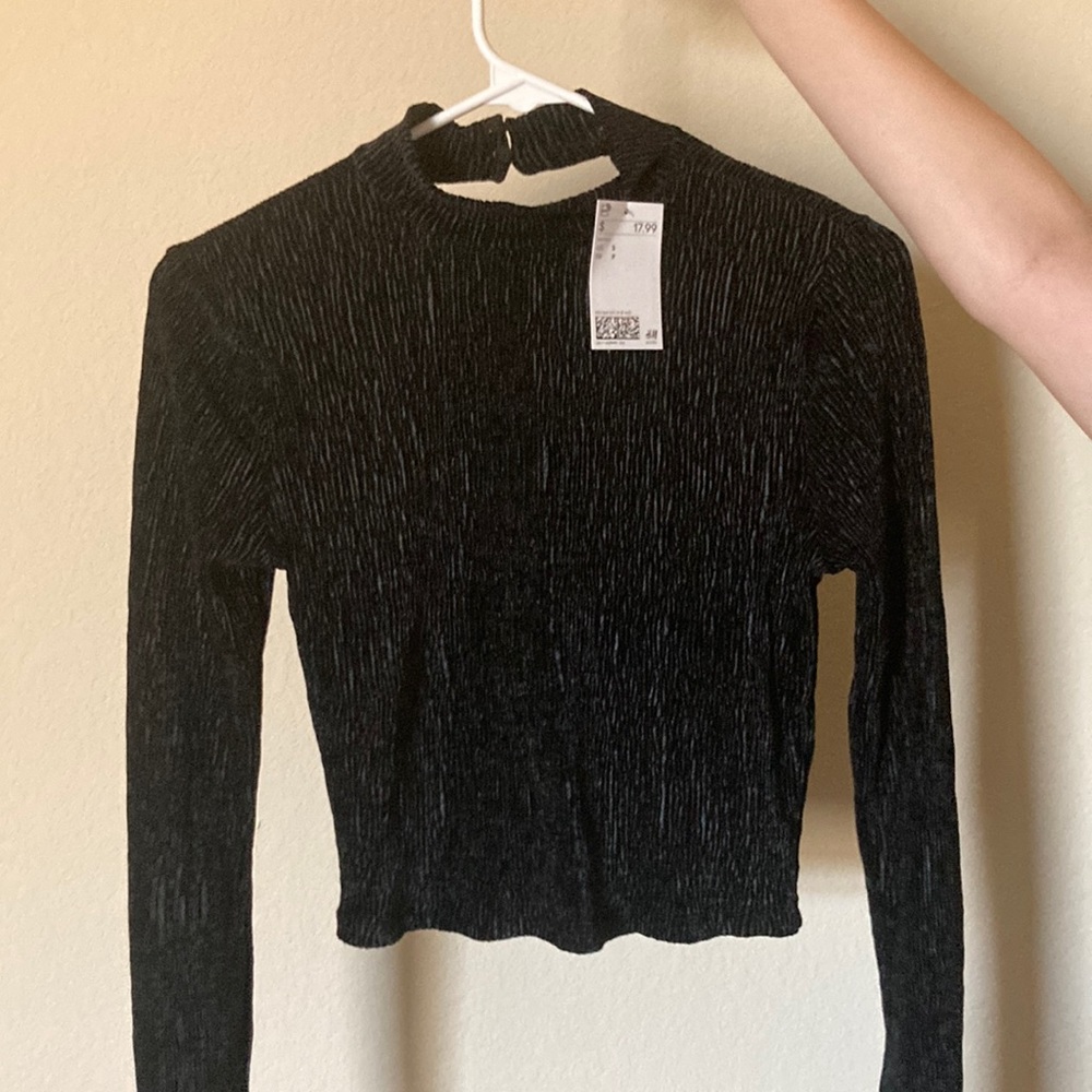 H&M black turtle neck crop top Size S